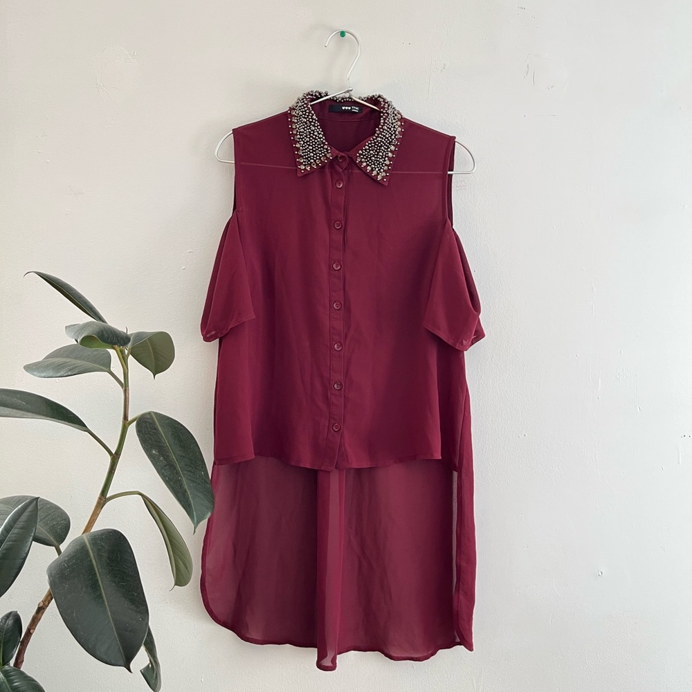 Burgundy chiffon flowy shirt with metal stud collar and shoulder cut out